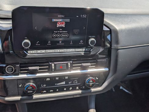 Used 2023 Nissan Pathfinder SV AWD/4WD image 29