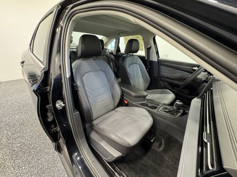 Used 2026 Volkswagen Jetta SEL FWD image 36