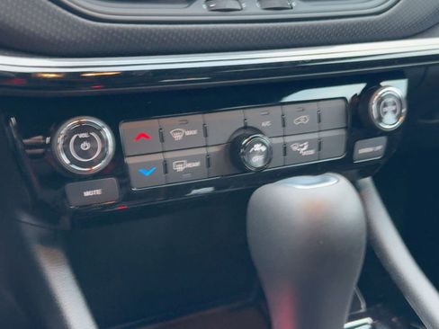 New 2026 Jeep Compass Latitude image 24