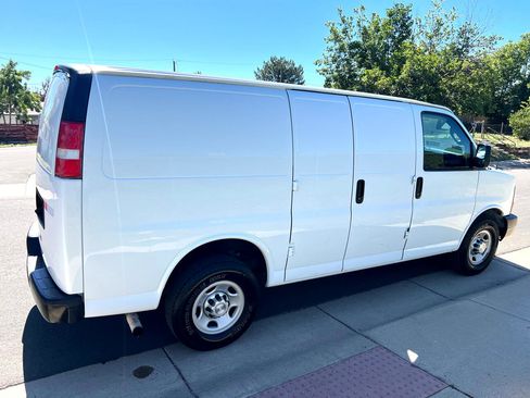 Used 2016 Chevrolet Express 2500 image 4