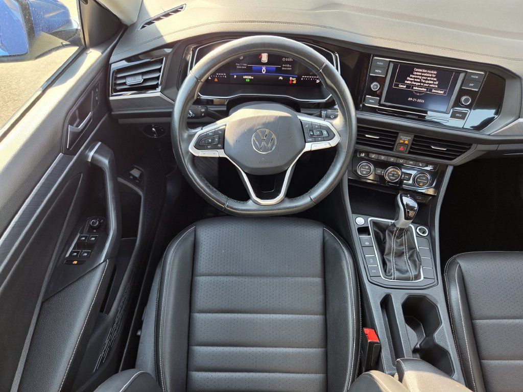 Used 2024 Volkswagen Jetta SE FWD image 13