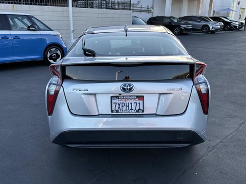 Used 2017 Toyota Prius Three Touring image 4