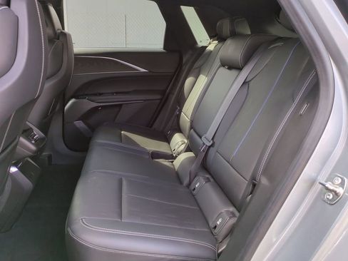 Used 2024 Cadillac Lyriq Sport image 13