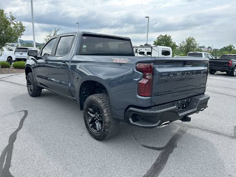 Used 2021 Chevrolet Silverado 1500 LT Trail Boss w/ LPO, Dark Essentials Package AWD/4WD image 5