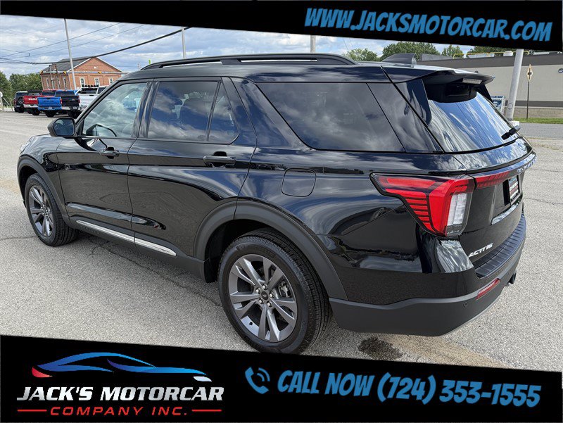 Used 2025 Ford Explorer Active w/ Active Comfort Package AWD/4WD image 11