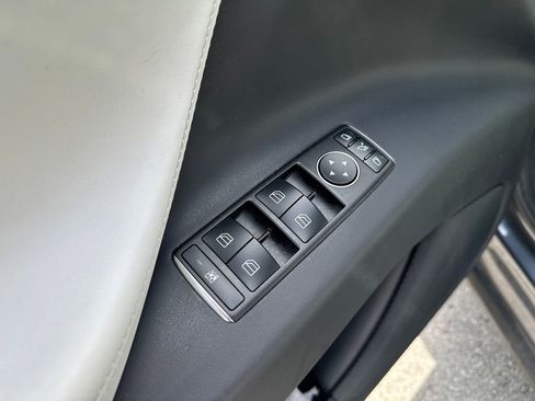 Used 2019 Tesla Model X Long Range AWD/4WD image 19