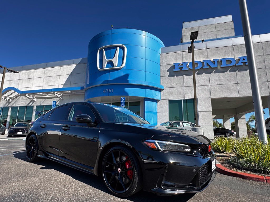 Used 2023 Honda Civic Type R image 2