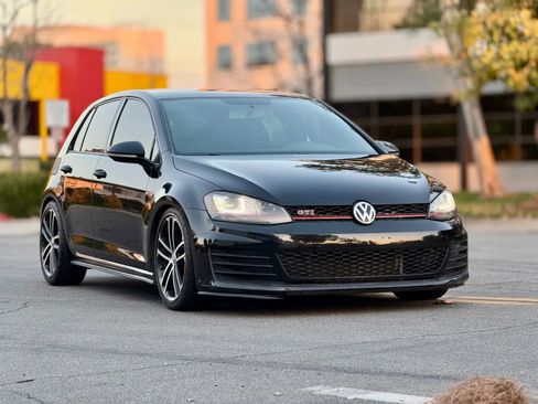 Used 2017 Volkswagen GTI S image 3