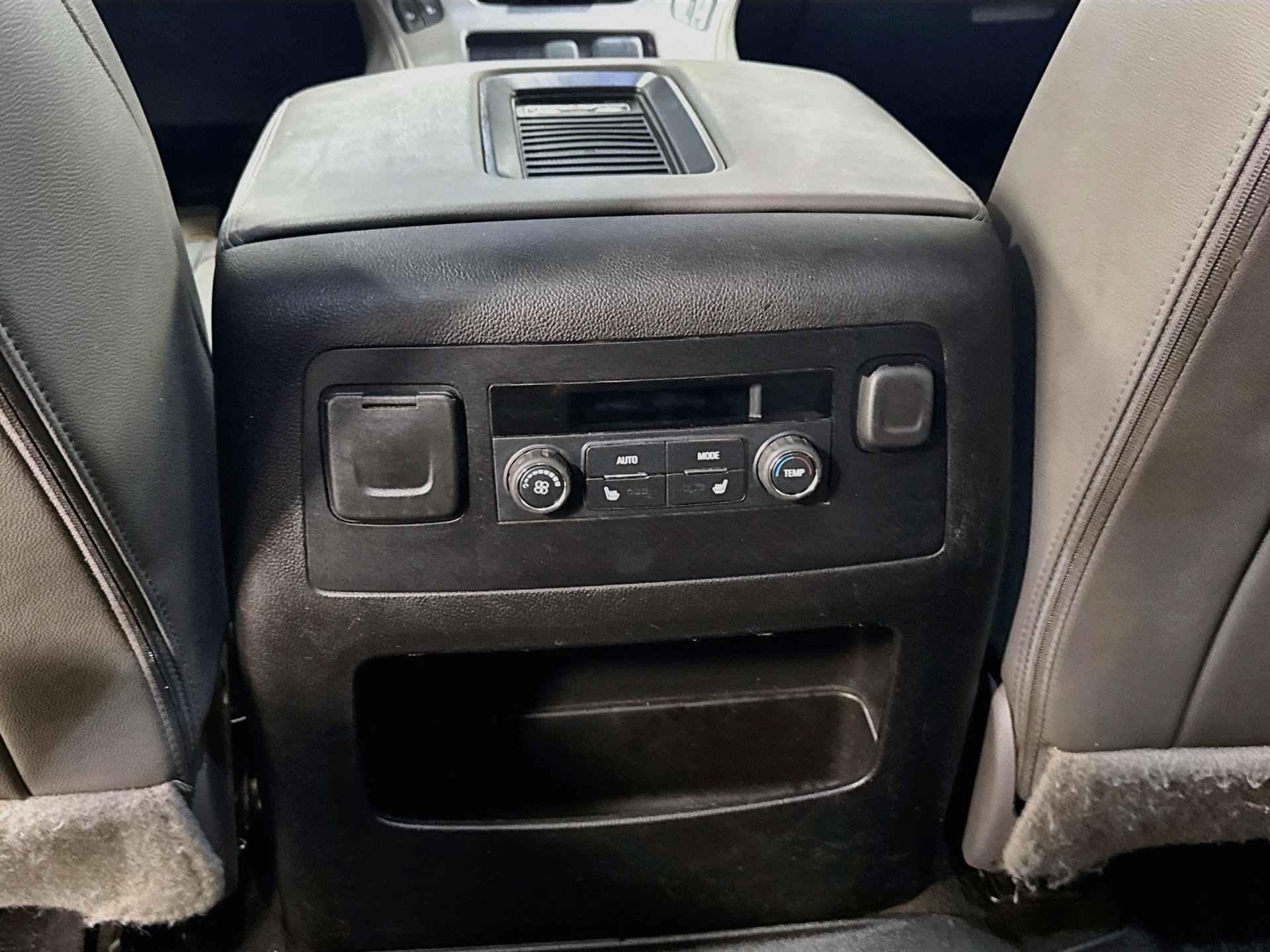 Used 2017 Chevrolet Tahoe LT w/ LT Signature Package RWD image 25