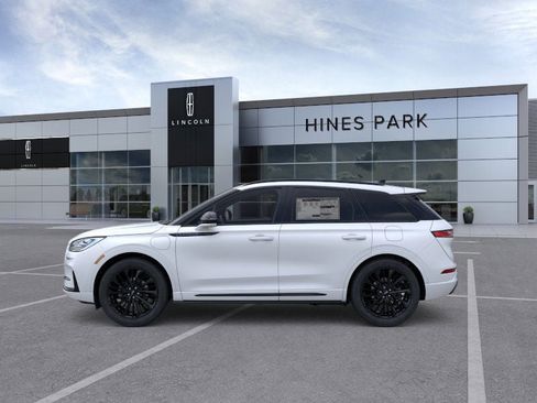 New 2026 Lincoln Corsair Grand Touring image 3