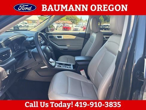 Used 2022 Ford Explorer XLT w/ Equipment Group 202A AWD/4WD image 15