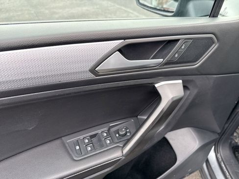 Used 2022 Volkswagen Tiguan S image 16