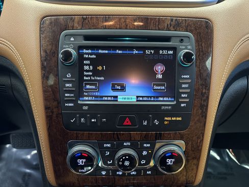 Used 2014 Chevrolet Traverse LTZ image 18