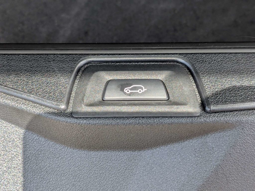 Used 2024 BMW X5 xDrive40i w/ Premium Package AWD/4WD image 13