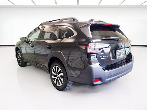 Used 2023 Subaru Outback Premium AWD/4WD image 6