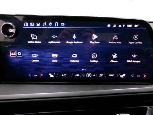 Certified 2025 Chevrolet Traverse LT w/ LPO, Floor Liner Package image 5