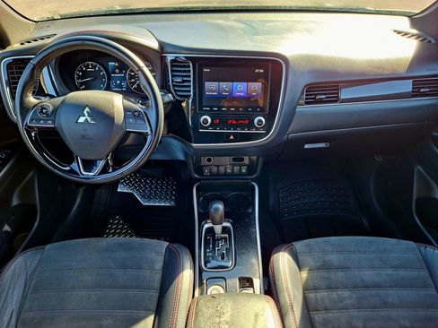 Used 2020 Mitsubishi Outlander LE AWD/4WD image 9