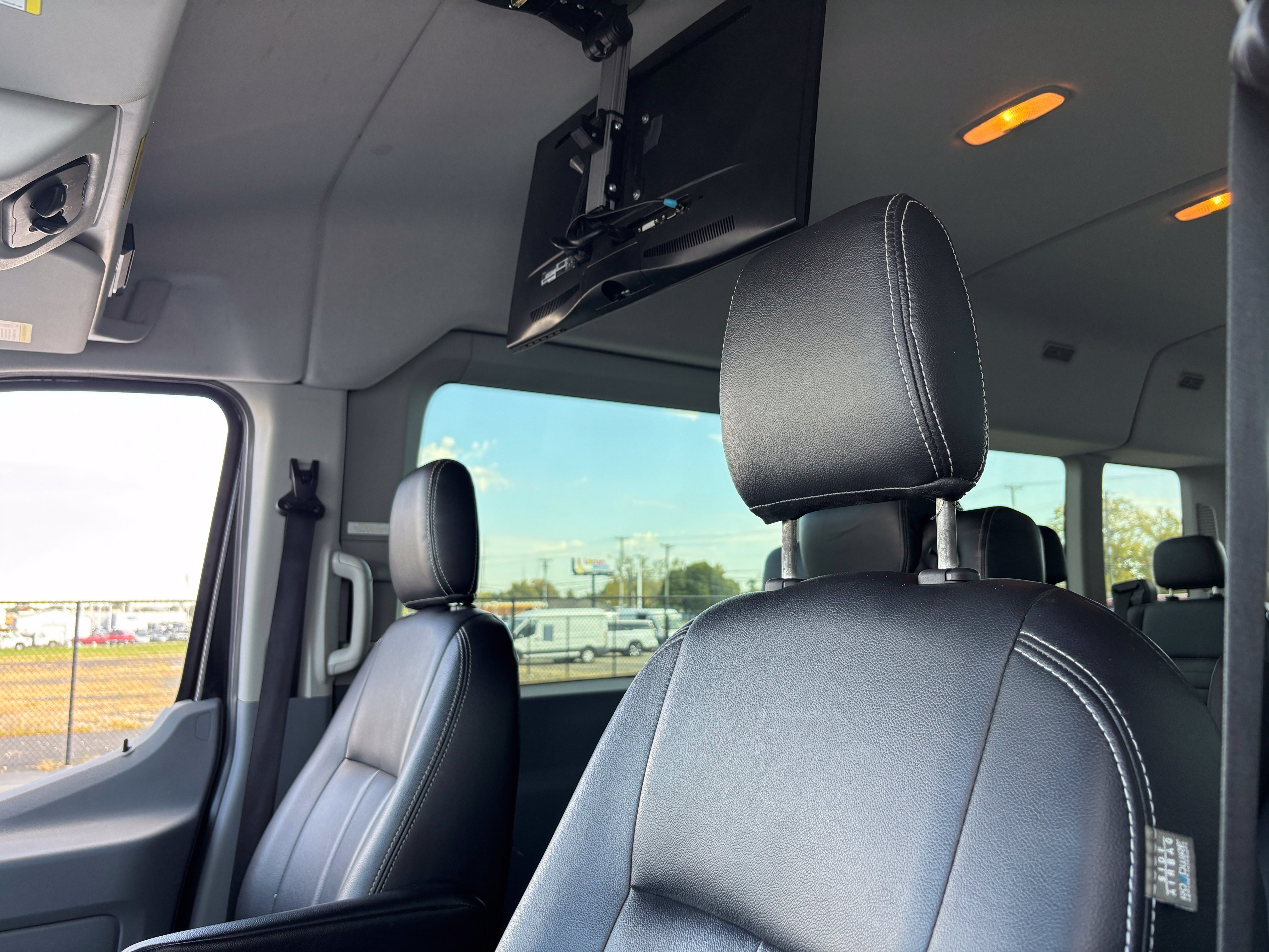 Used 2018 Ford Transit 350 XLT RWD image 15