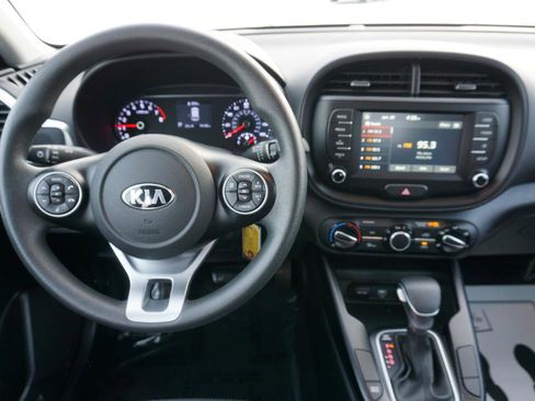 Used 2021 Kia Soul LX image 9