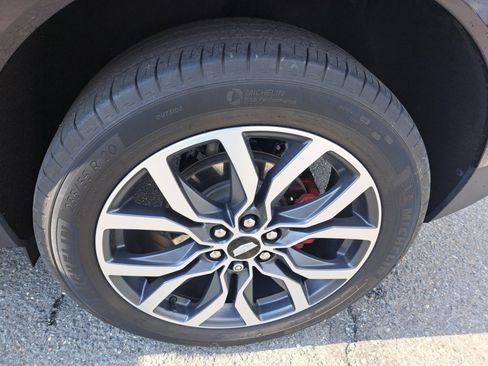 Certified 2022 Cadillac XT5 Sportv w/ LPO, ONYX Package image 19