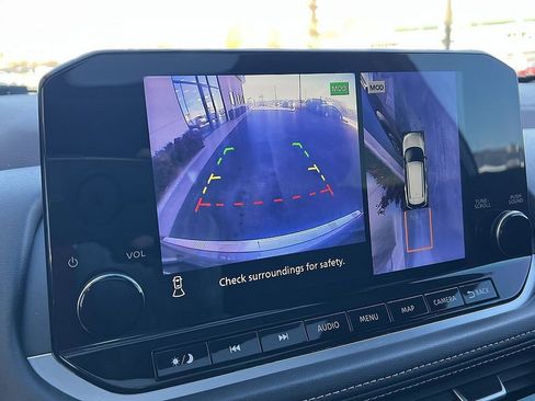 Used 2023 Nissan Rogue SL w/ SL Premium Package image 17