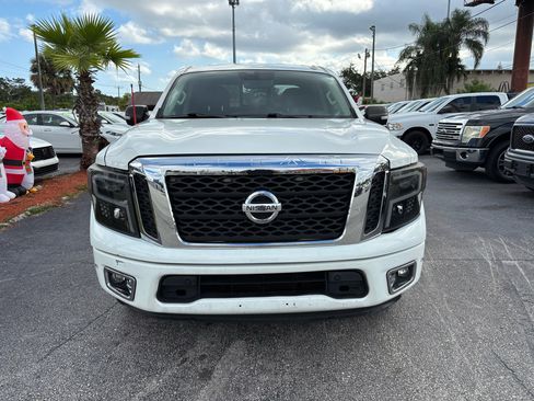 Used 2017 Nissan Titan SV image 2