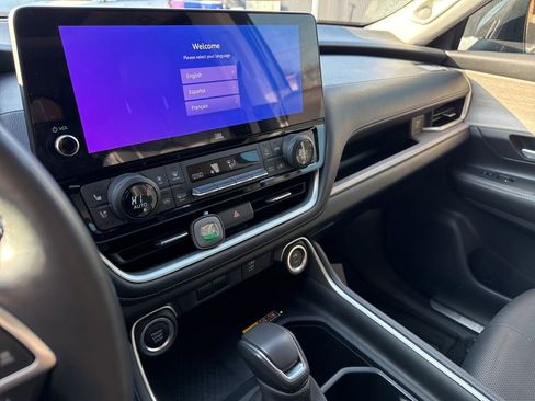 Used 2024 Toyota Grand Highlander Limited image 35