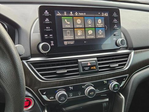 Used 2018 Honda Accord EX image 13