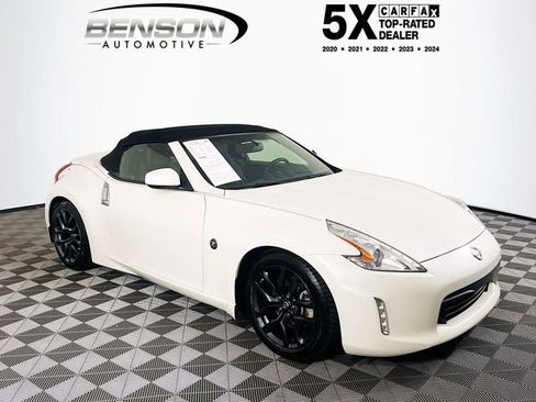Used 2015 Nissan 370Z Touring image 1