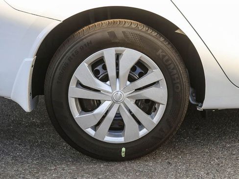 Used 2025 Nissan Versa S w/ Trunk Package image 10