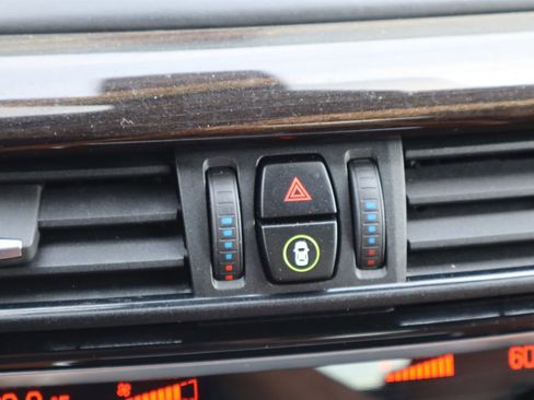 Used 2017 BMW X6 xDrive50i image 34