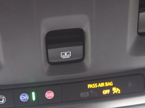 Used 2021 Chevrolet Suburban LT image 29