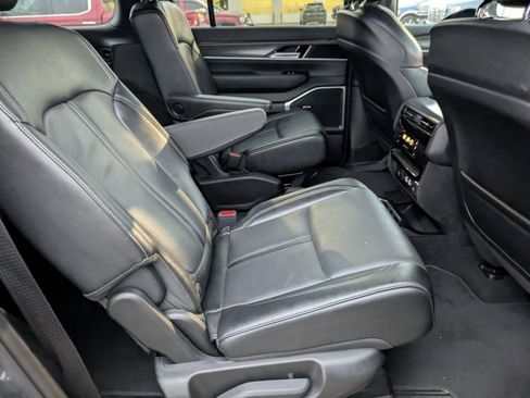 Used 2024 Jeep Wagoneer Series II image 27