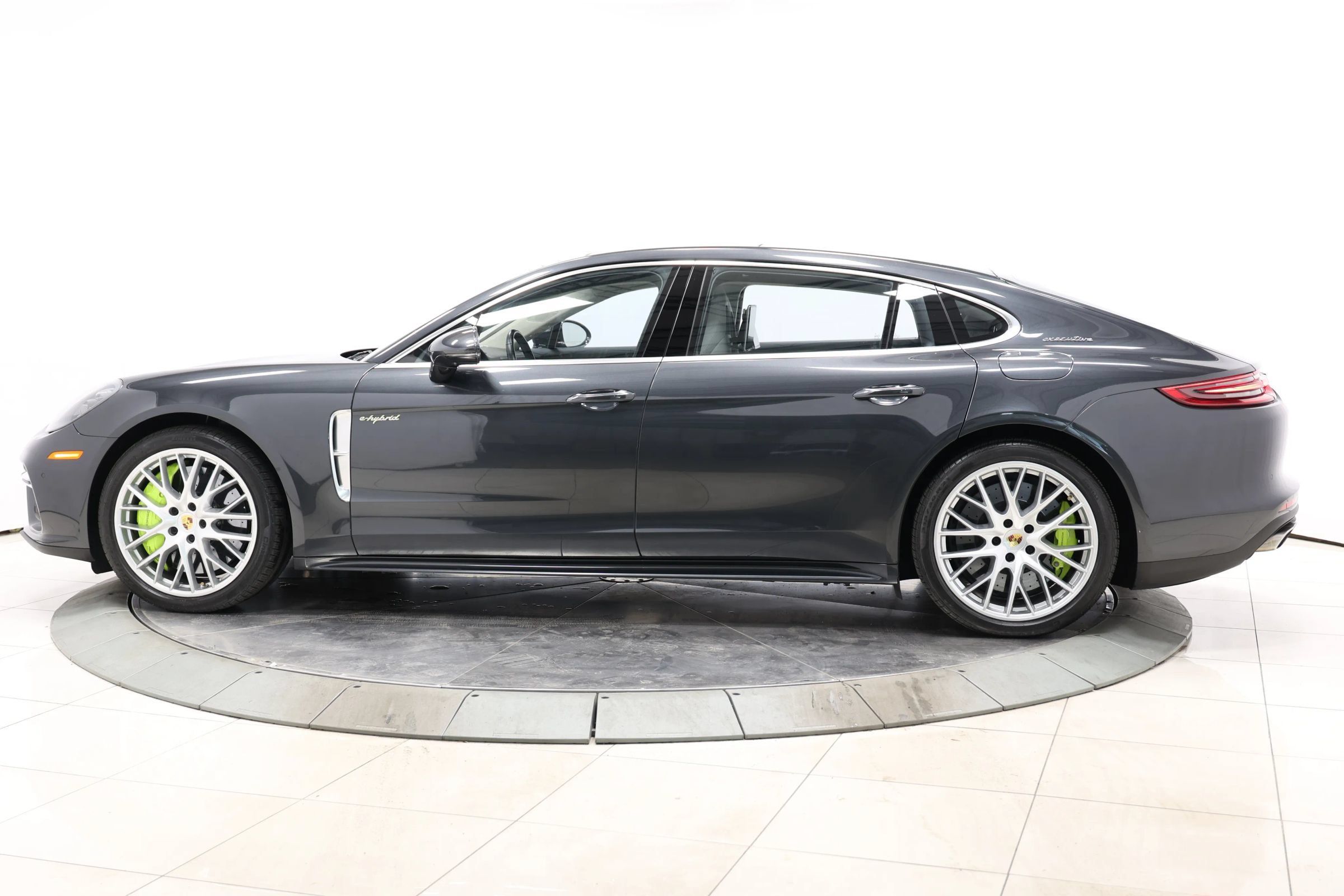 Used 2018 Porsche Panamera Turbo S Executive w/ Assistance Package AWD/4WD image 9