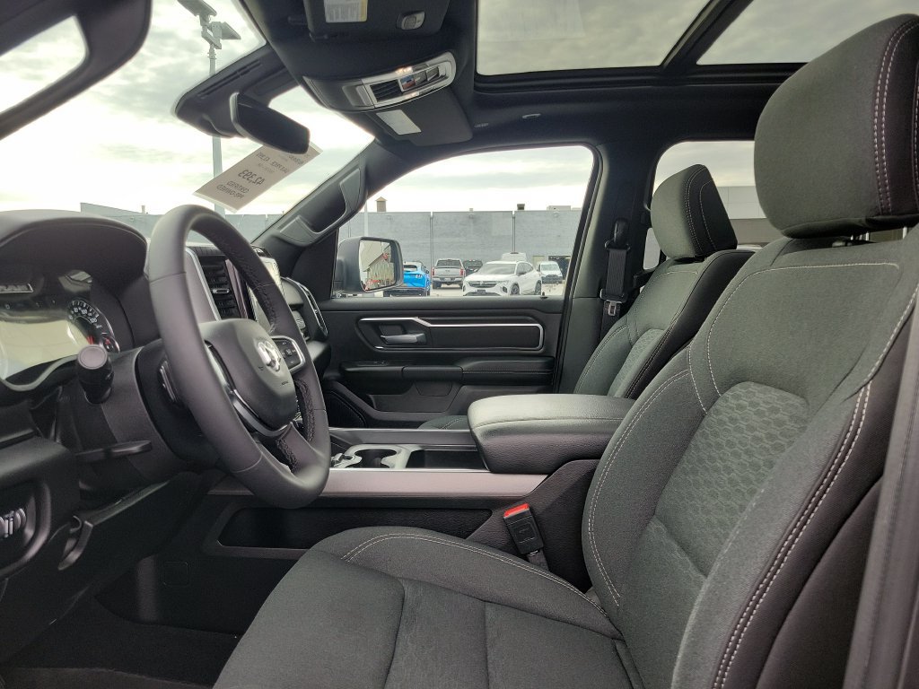 Used 2025 RAM 1500 Big Horn AWD/4WD image 18