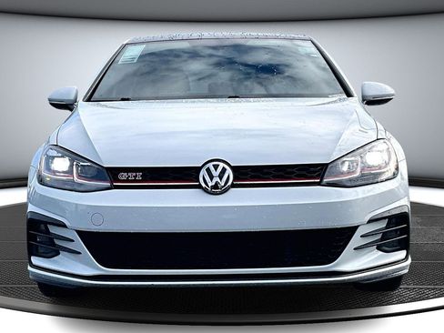 Used 2020 Volkswagen GTI SE image 2