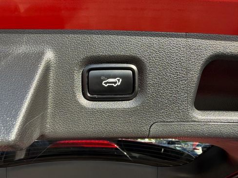 Used 2021 Hyundai Santa Fe Limited image 8