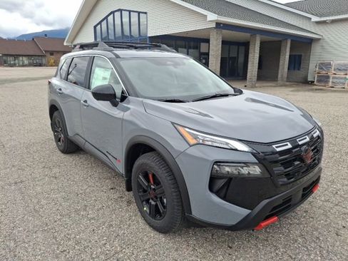 New 2026 Nissan Rogue SV AWD/4WD image 31
