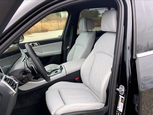 New 2026 BMW X5 xDrive40i w/ Climate Comfort Package image 9