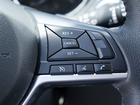 Used 2020 Nissan Rogue SV FWD image 13