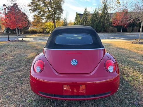 Used 2007 Volkswagen Beetle Convertible w/ Package 1 FWD image 7