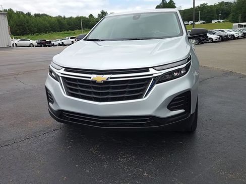 Used 2022 Chevrolet Equinox LS w/ LS Convenience Package image 3