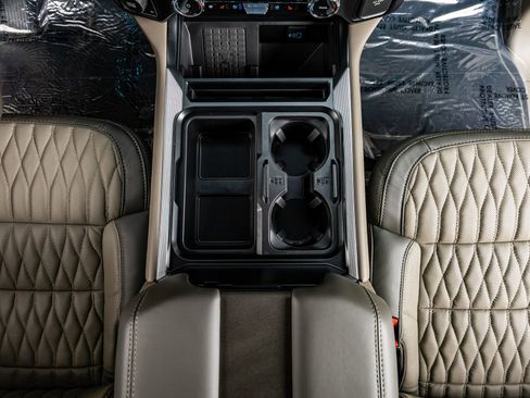 Used 2026 Ford F250 Platinum w/ Platinum Plus Package image 27