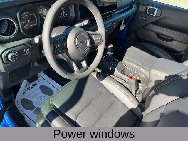 Certified 2026 Jeep Gladiator Sport AWD/4WD image 15