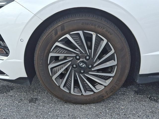 Certified 2025 Hyundai Sonata Limited FWD image 8