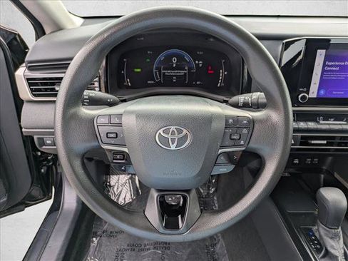 Used 2025 Toyota Camry LE image 13