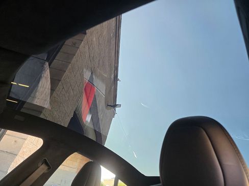 Used 2023 Tesla Model S image 16