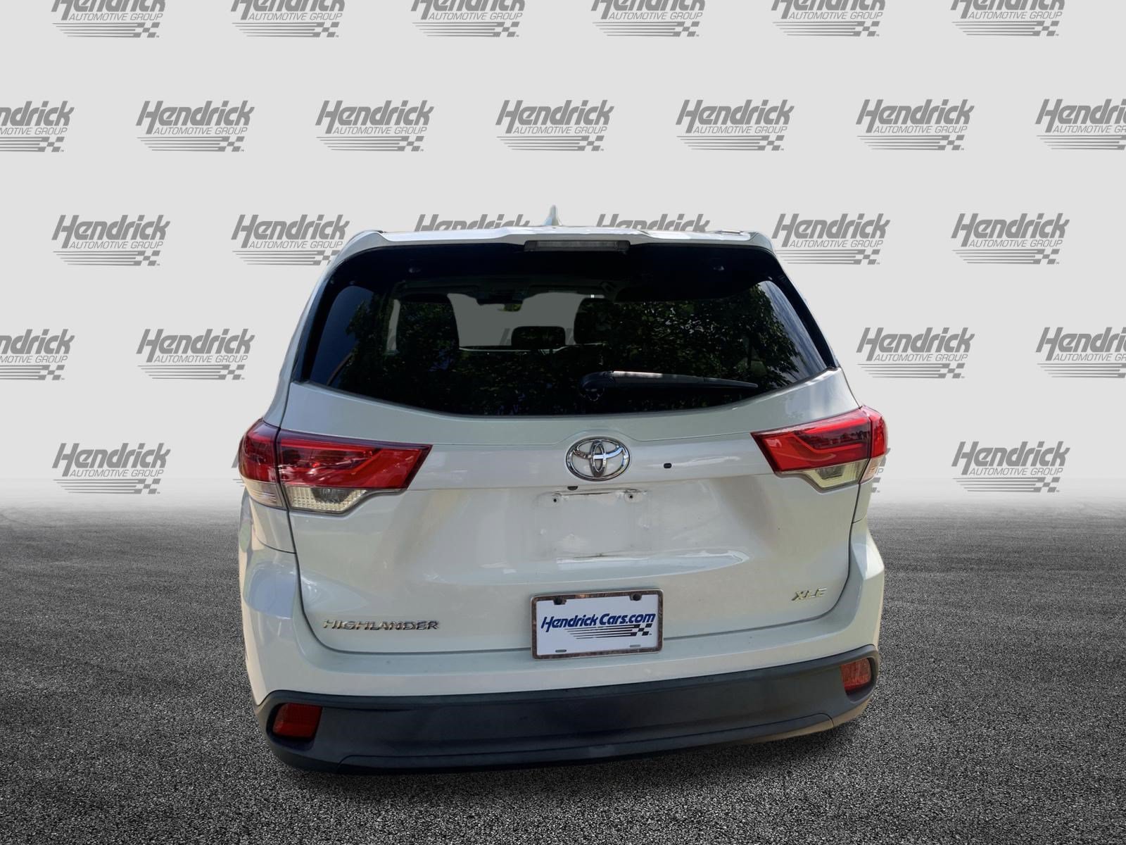 Used 2017 Toyota Highlander XLE FWD image 9
