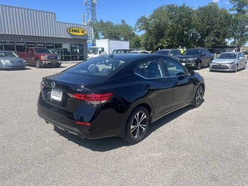 Used 2021 Nissan Sentra SV image 3
