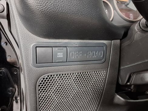 Used 2017 Jeep Wrangler Unlimited Sahara image 20